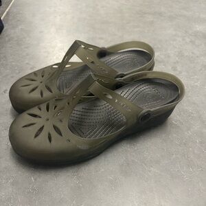 CROCS Black T-Strap Clogs